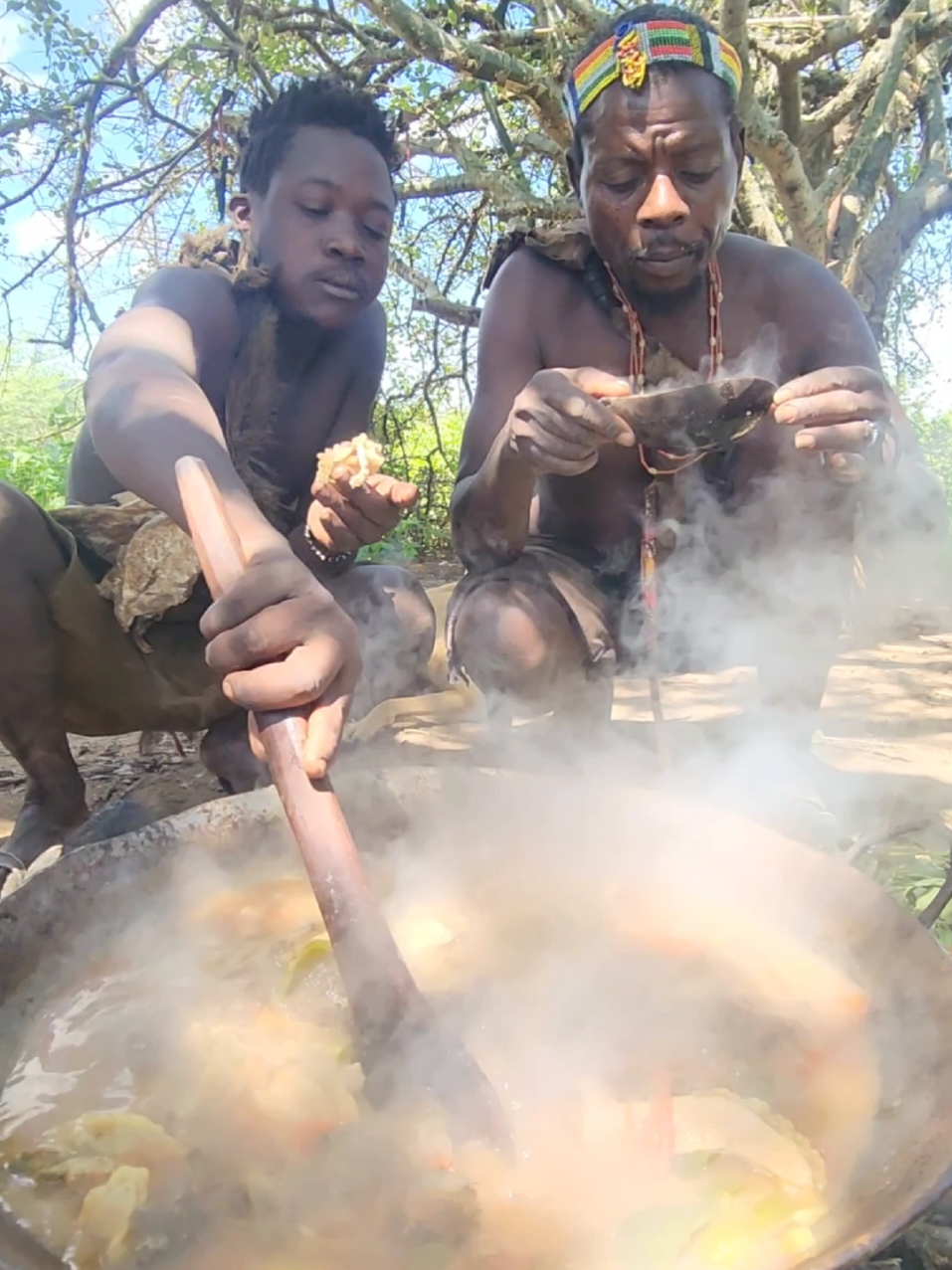magic dish  #chaaba #dudukwe #hadzabetribe #wildlife #africancrazylife #localfood 
