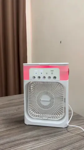 Quạt điều hòa làm mát phun sương 5 tia giá tốt để bàn làm việc,  làm văn phòng công ty cực kỳ hữu ích tiện lợi, có nhiều màu đèn led, dây quai xách, sử dụng cắm điện trực tiếp ##quatphunsuong##quatphunsuongmini##quatphunsuonglammat##quatphunsuongdeban##quatdeban##quatdebanmini