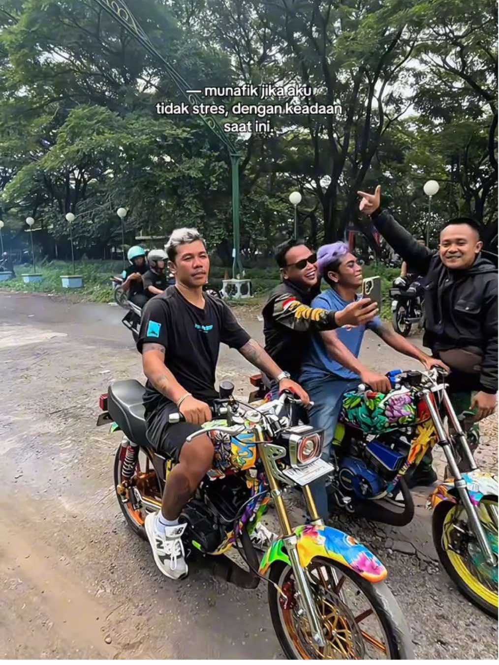 nyeni lek😂 @dhearmoe_boyolali3 #2strokesurabaya