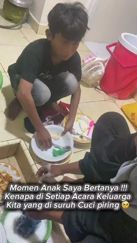 Mungkin ada yang perna juga merasakannya ??? Ketika ada acara pernikahan keluarga yang miskinlah yang selalu di suruh di dapur untuk cuci piring 🥺😢  #pesanmoral #simiskin #fyp 