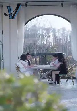 Ep4_เด็กชายยากจนที่เข้าร่วมงานเลี้ยงรุ่นถูกหญิงสาวผู้ทรงอิทธิพลทำให้ขายหน้าและเสียดสีในที่สาธารณะ