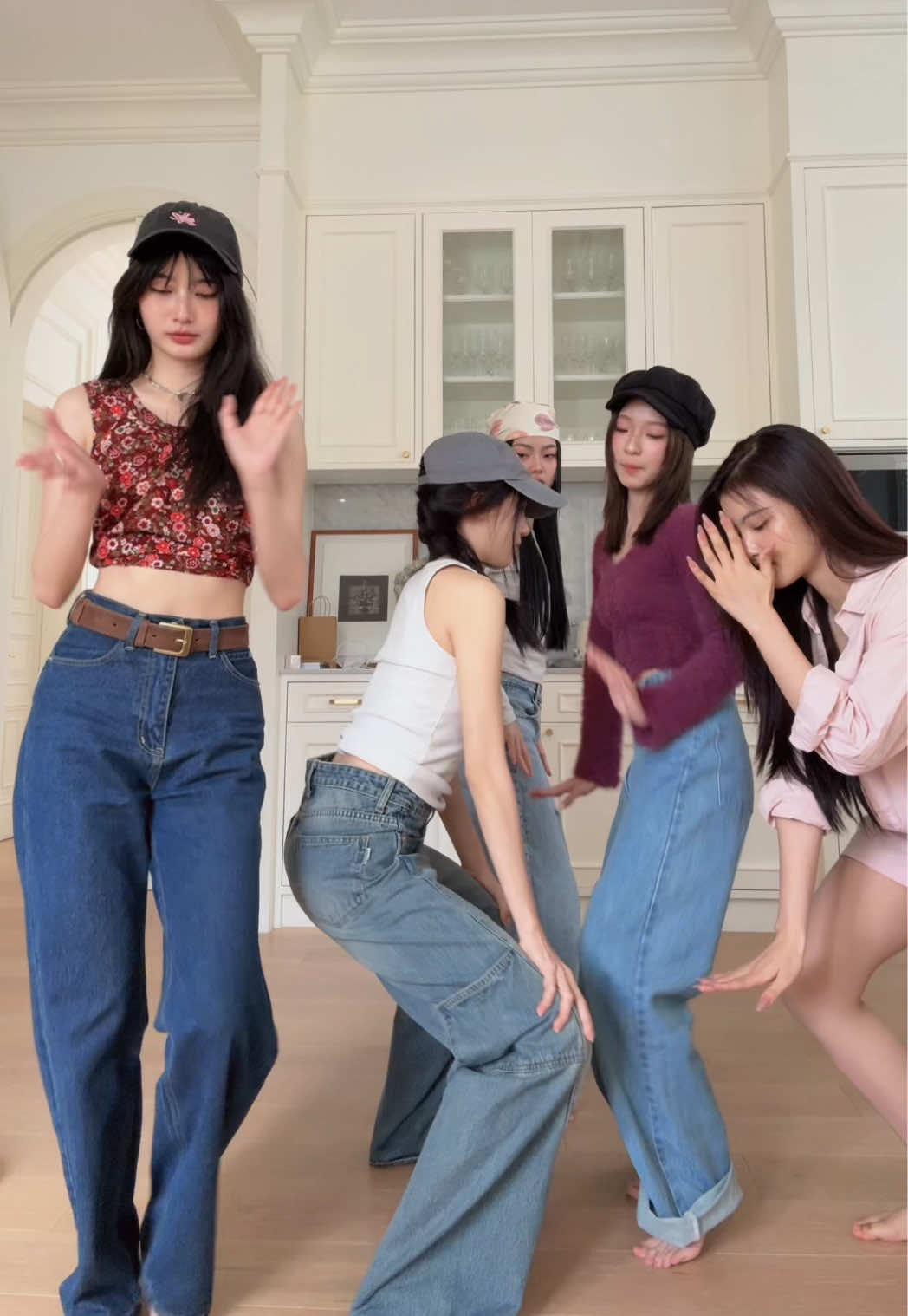 มาแบบเรียบร้อยนี้ดนุ้ง @Mine.officialll  @ปอจอชอบกินเคบับ @arhoung @arts @sazi🍒 