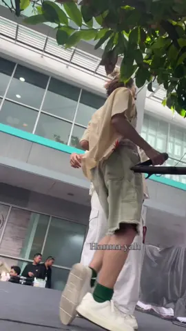 Casually walking along lotus #สงกรานต์2025 #gmmtv #blfan #blfan #fyp #4u @LYKN @Zloty @เป็นแฟนคลับตัวเอง 