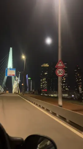 #roterdam🇳🇱 Róterdam por la noche