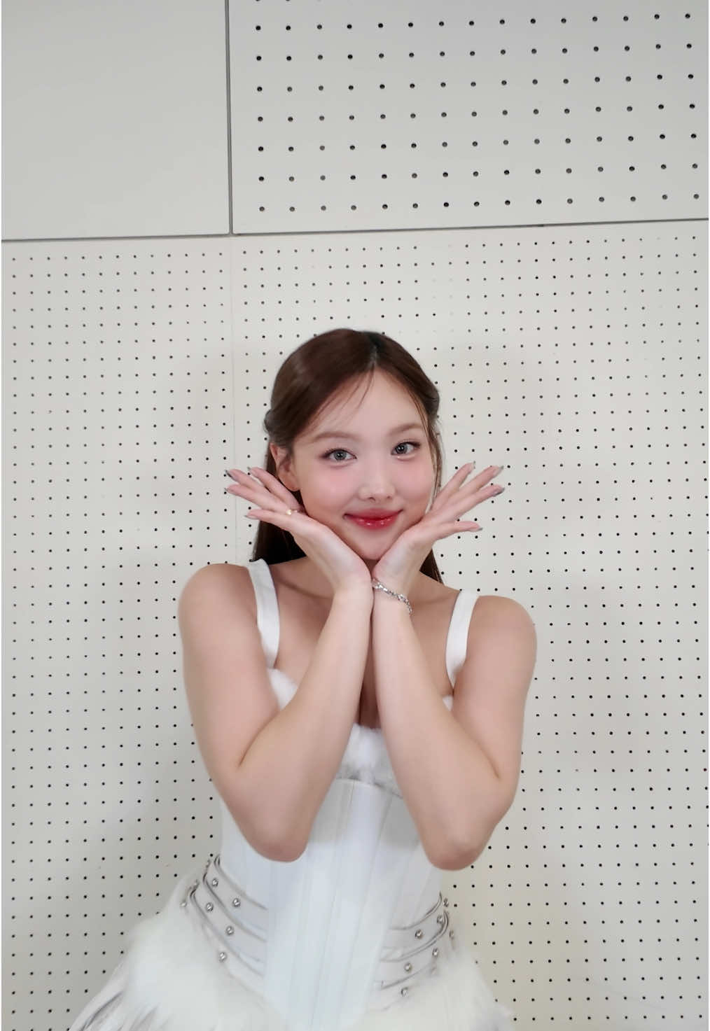 TWICE 5th BEST ALBUM『#TWICE5』 2025.05.14 Release Talk that Talk -Japanese ver.- #NAYEON 𝓐 𝓽𝓸 𝓩 の全て 𝓑𝓾𝓽 最初はこうやって♪ 🧺 More Details https://www.twicejapan.com/feature/5th_bestalbum #TWICE #TWICE5 #TalkthatTalk