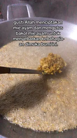 jangan tanya panasnya kalo lagi goreng bumbu mie ayam ini #akubakol #mieayam #mieayamthebstt #mieayamthebstt🍜 