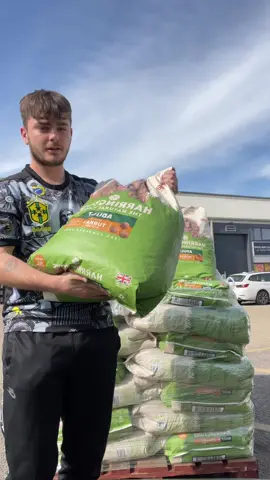 18KG Of Dog Food! #fyp #foryoupage❤️❤️ #viral_video #smallbussiness #smallbusinesscheck #smallbusinessowner #tiktokmademebuyit #tiktokshop #dog #dogsoftiktok #dogs #dogg #dogfood #dogtok #PetsOfTikTok #pets 