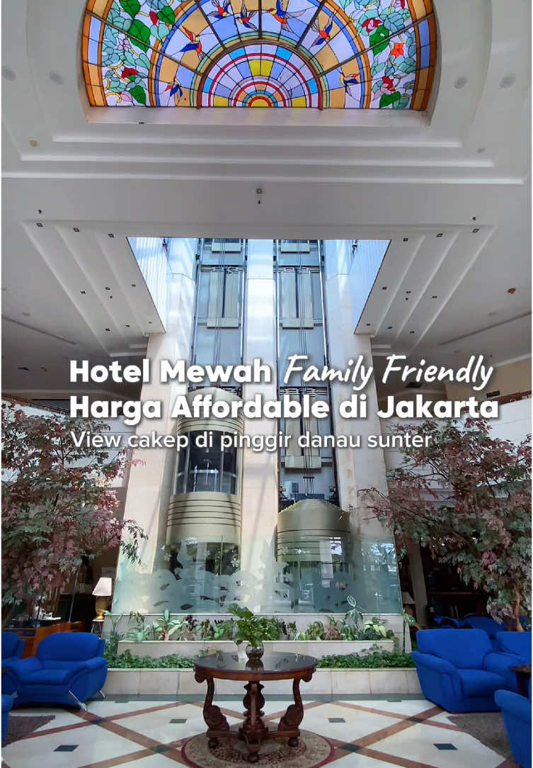 Staycation di hotel bintang lima harganya mulai dari 600ribuan, fasilitasnya super lengkap dan kids friendly, anak2 dijamin betah dan happy deh diajak liburan ke sini 💕 Spill fasilitasnya di video berikutnyaa~ *disclaimer: harga sewaktu-waktu bisa berubah ya sesuai dengan tanggal pemesanan dan ketersediaan. #travelhematramadan #jelajahlebaran #jelajahhepi #hotelkidsfriendly #hotelkidsfriendlyjakarta #sunlakehotel @Sunlake Waterfront Resort 
