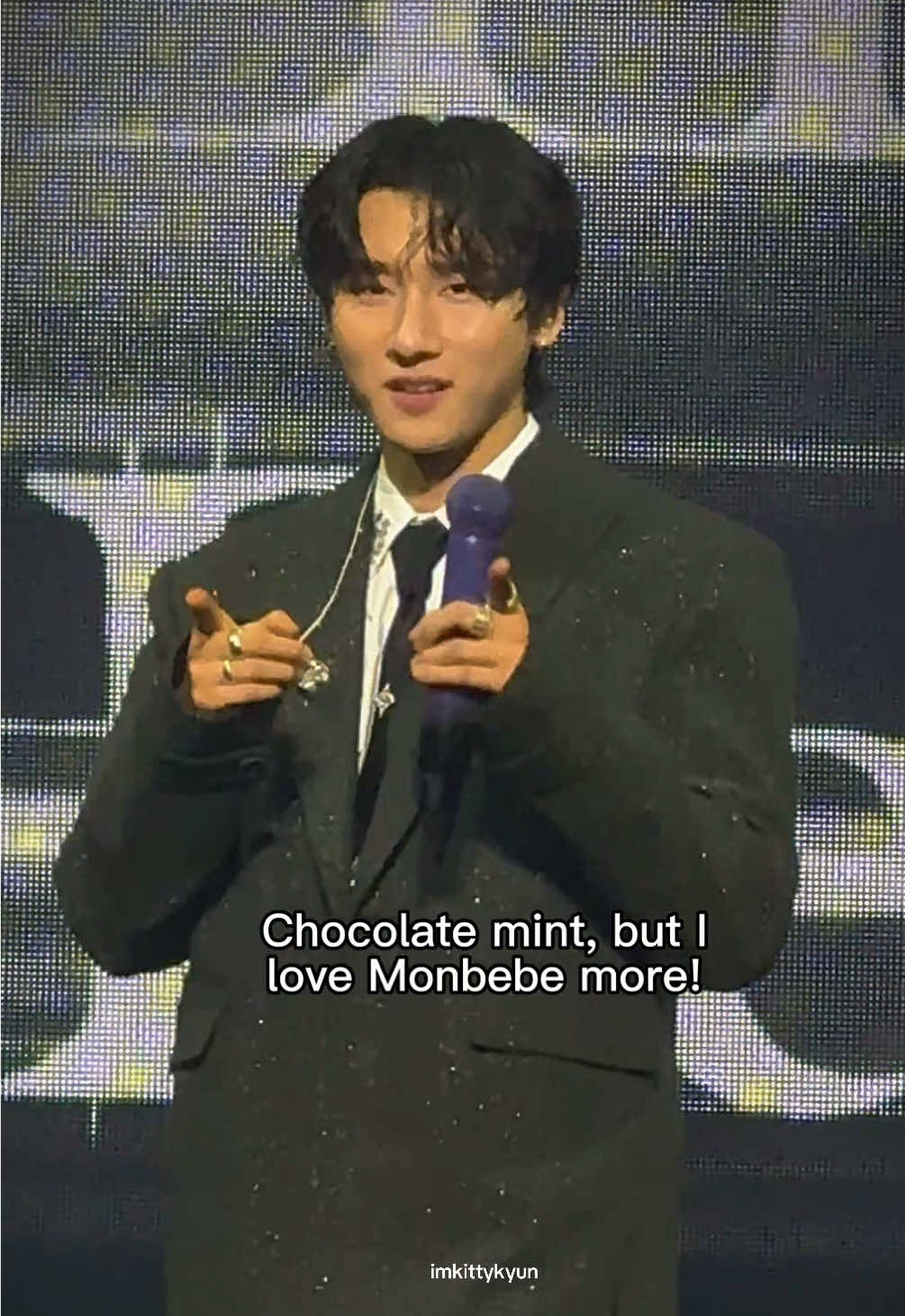 Changkyun doing the Ai♡Scream meme with Monbebes 🖤🐈‍⬛ Off The Beat in Osaka Day 2 #im #changkyun #imchangkyun #changkyunmonstax #monstaxim #immonstax #offthebeattour #imoffthebeat #monstax #monsta_x #changkyunedit #aiscream #fyp #xbcyza #capcut #몬스타엑스 #아이엠 #임창균 