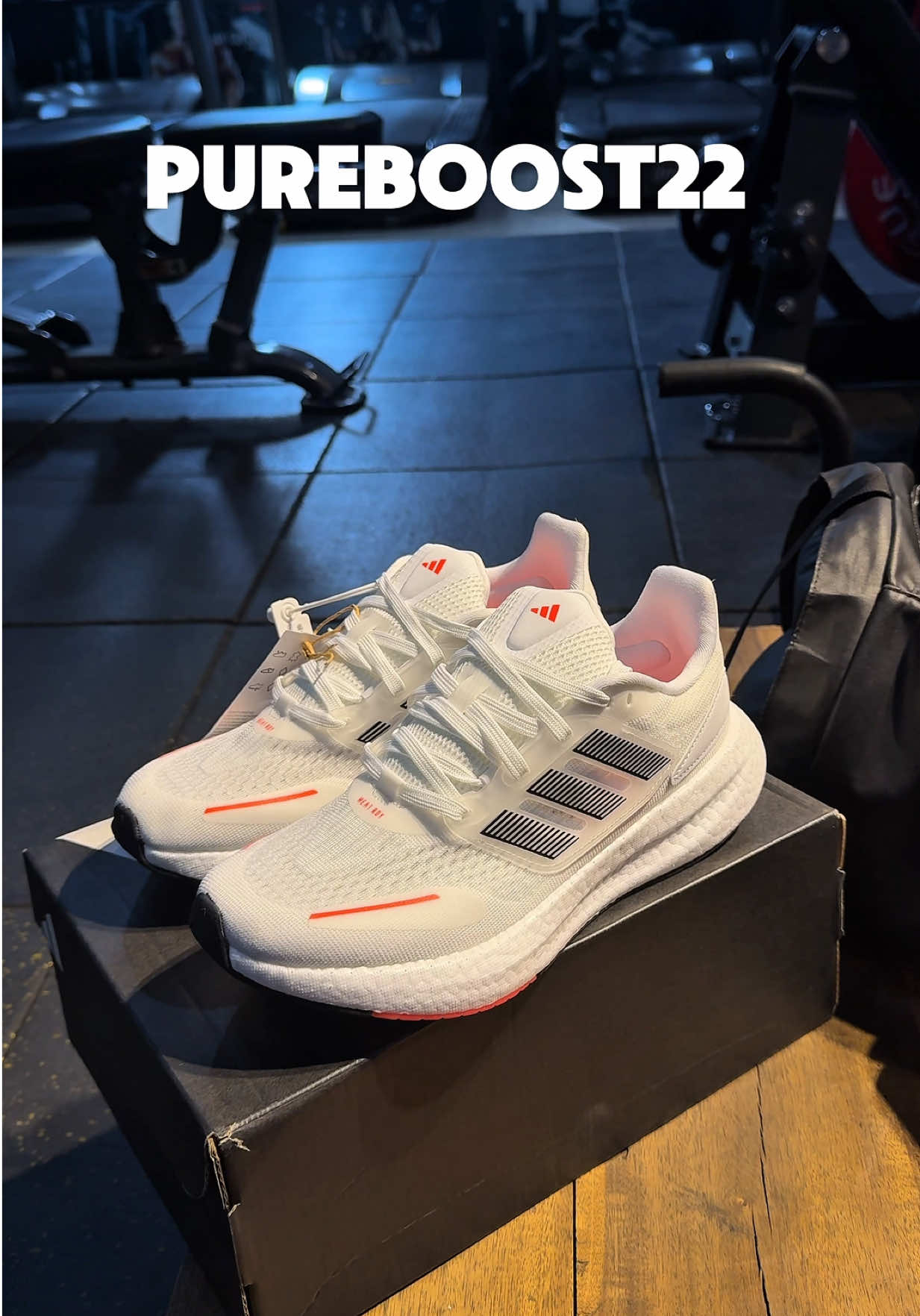 Pureboost22 trắng cam có cả nam nữ 😍 #pureboost22 #giaychaybo #giaytapgym #giaythethaonam 