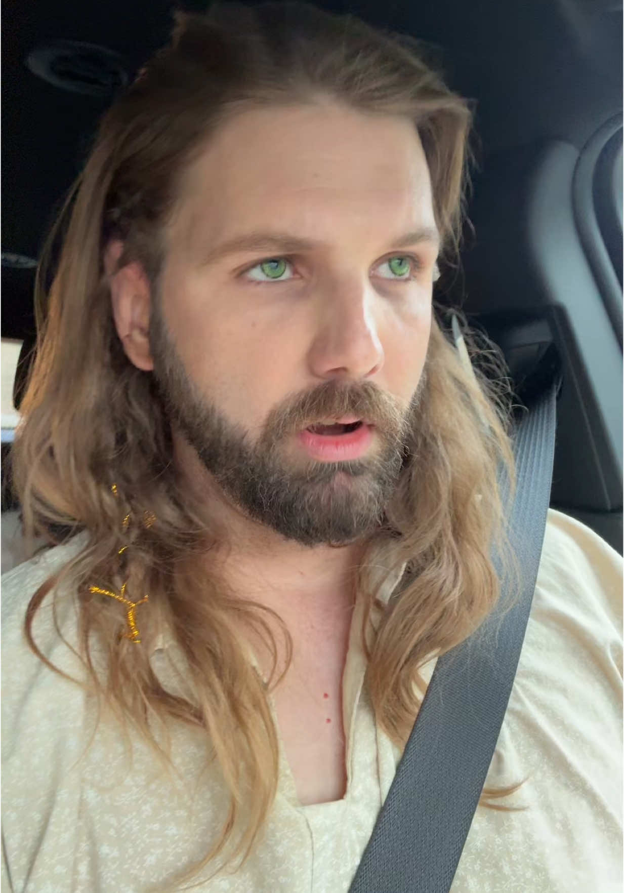 Headed to film with @Whimsy Gossip Podcast 📚✨🎙️ Tammy gets front. Rhysie Poo gets back. Just as the cauldron intended. ##acotar##tamlin##rhysand##bookbrat##whimsygossip##chapter65@@The_Voice_of_Drew@@Max Ehrlich@@Su