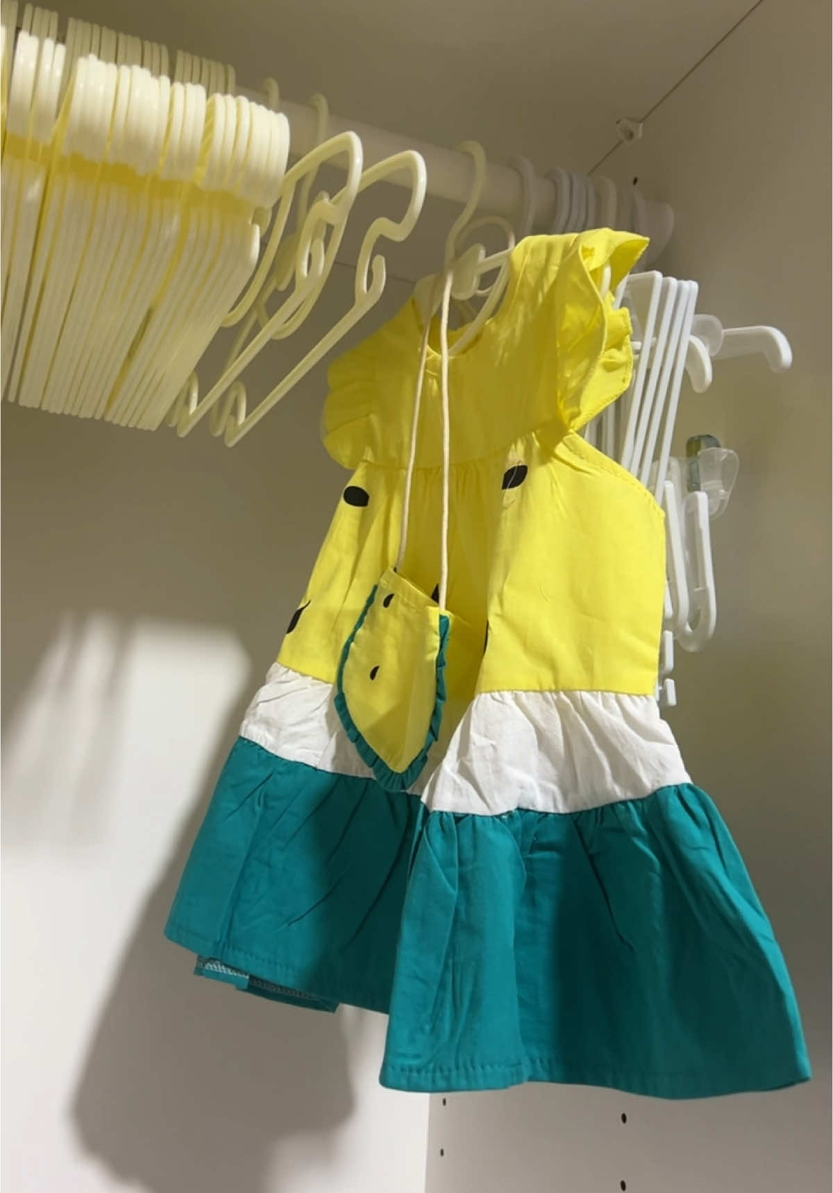 Perfect hangers for your little one 👶🏻 #babyhanger #hangerforbabyclothes #hanger 