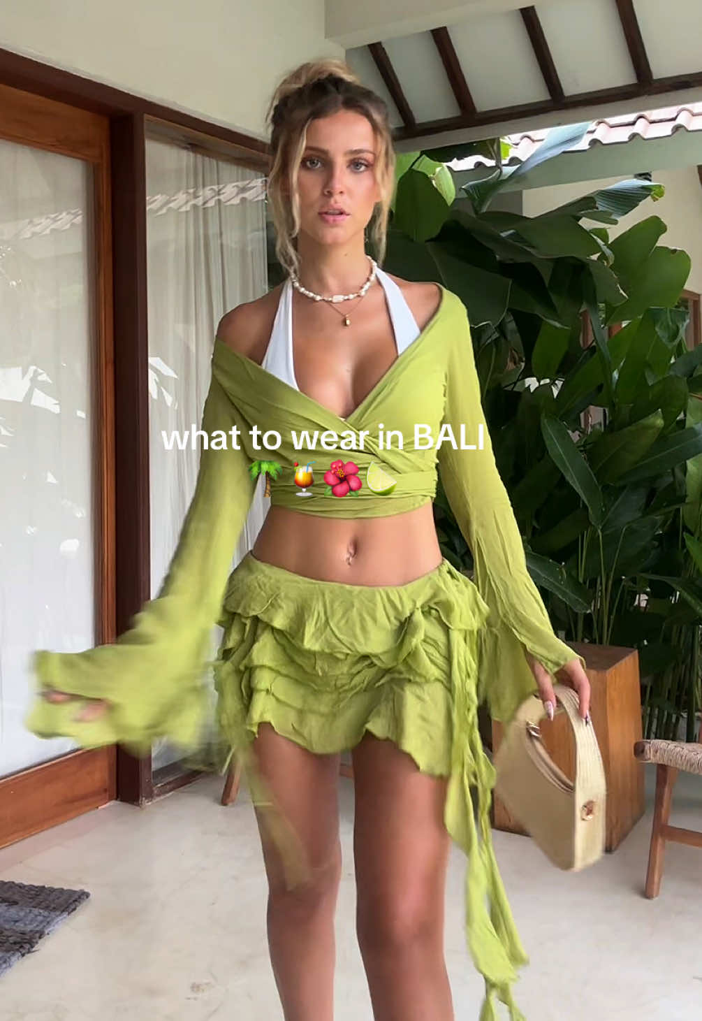 Holiday outfits season has officially started and I’m SO happy 😍🌴🍹🌺  #ibizaoutfitinspo #ibizaoutfit2025 #holidayoutfitinspo #balioutfitideas #balioutfit #holidayfashion 