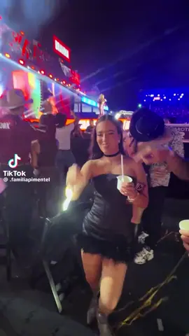 Show Simone Mendes  #juliapimentel #fy #fyp 