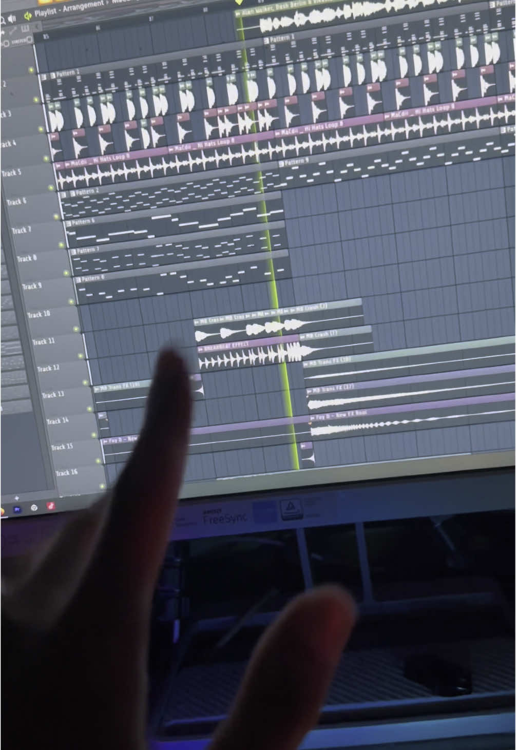 Better off alone breakbeat remix, ada yg kenal melody ini? #fyp #fypシ #viral #viraltiktok #beranda #jj #jedagjedug #jjtiktok #djtiktok #breakbeat #breakbeatremix #mixtapebreakbeat #soundtiktok #djherjuana #djherjuanaremix 
