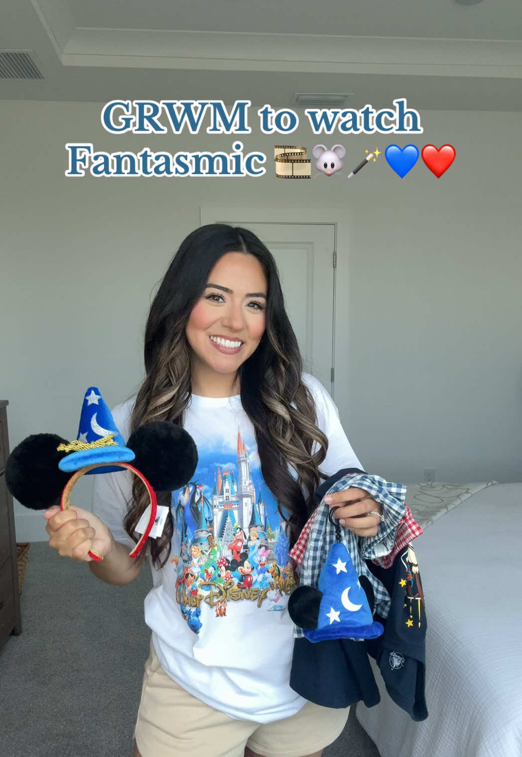 Sorcerer Mickey outfit inspo 🐭🪄💙❤️  Ears, bag charm & tee @Disney Parks  Shorts - in my storefront  Earrings - 🔗 in bio  Necklace @nextstopmainstreet  Glitter @ColourPop Cosmetics  Bag @Good Totes 🍀  #disney #disneyworld #disneycreator #disneylocal #disneyootd #disneyoutfitinspo #disneyinspo #disneygrwm #disneyaesthetic #disneystyle #sorcerermickey #fantasmic #disneygirlie #disneyoutfitideas 