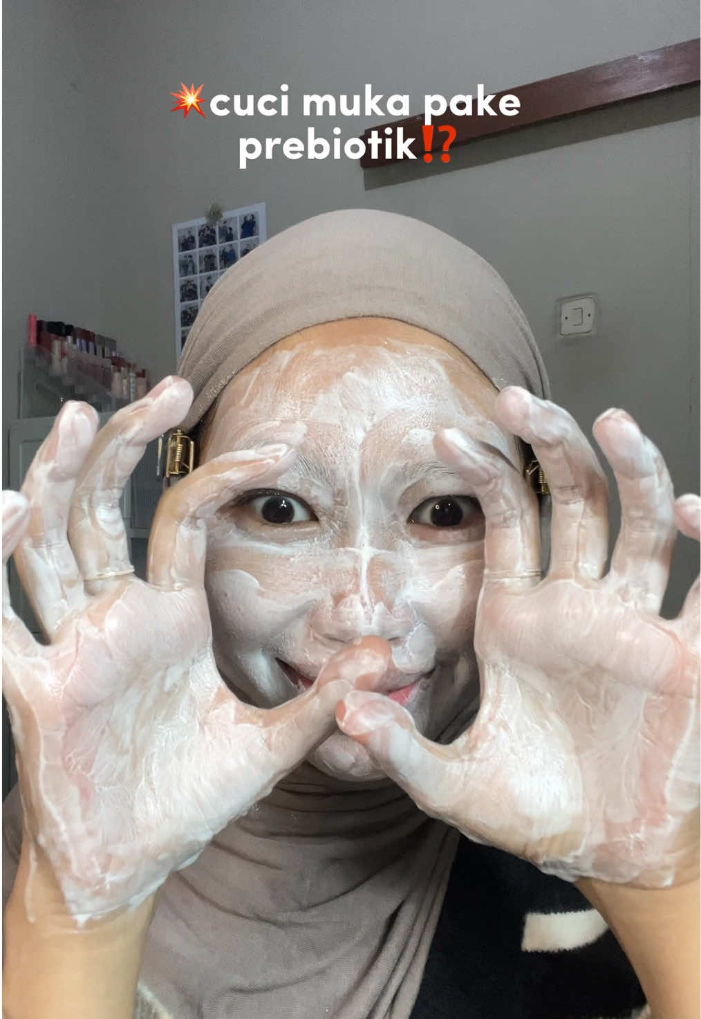 sumpah ini tuh aslinya kaya slime gitu teksturnyaa, bener2 deep cleansing juga kalo cuci muka pake confiant face wash iniii😭 #spallspill #fypdongggggggg #confiantfacialwash 