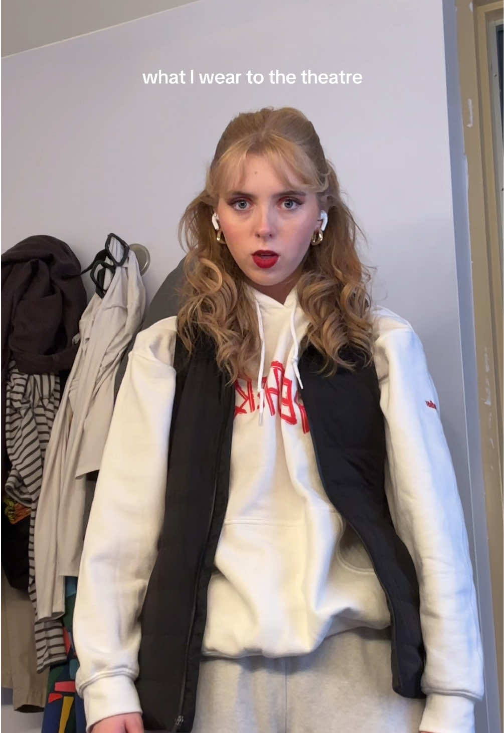 Stage door fit fire 🧍‍♂️🔥#heathers #heathersmusical #musicaltheatre #theatrekid #stagedoor #OOTD