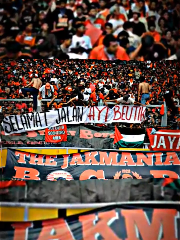 se rival rival nya thejak sama viking aja , thejak tetep respect sama Alm mang ayie Beutik , miris liat akun Ig nya Suroboyo fans ,pdhl alm mang ayi sama ketua Bonek itu sudah dianggap sodara kandung sendiri sama alm 🥲 #vikingbonek #respect #thejakmania 
