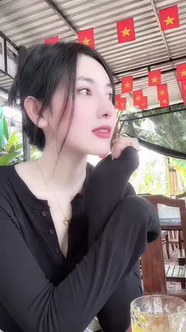Một trong những điều hạnh phúc nhất của tuổi trẻ . là được phép lang thang ❤️#CapCut 