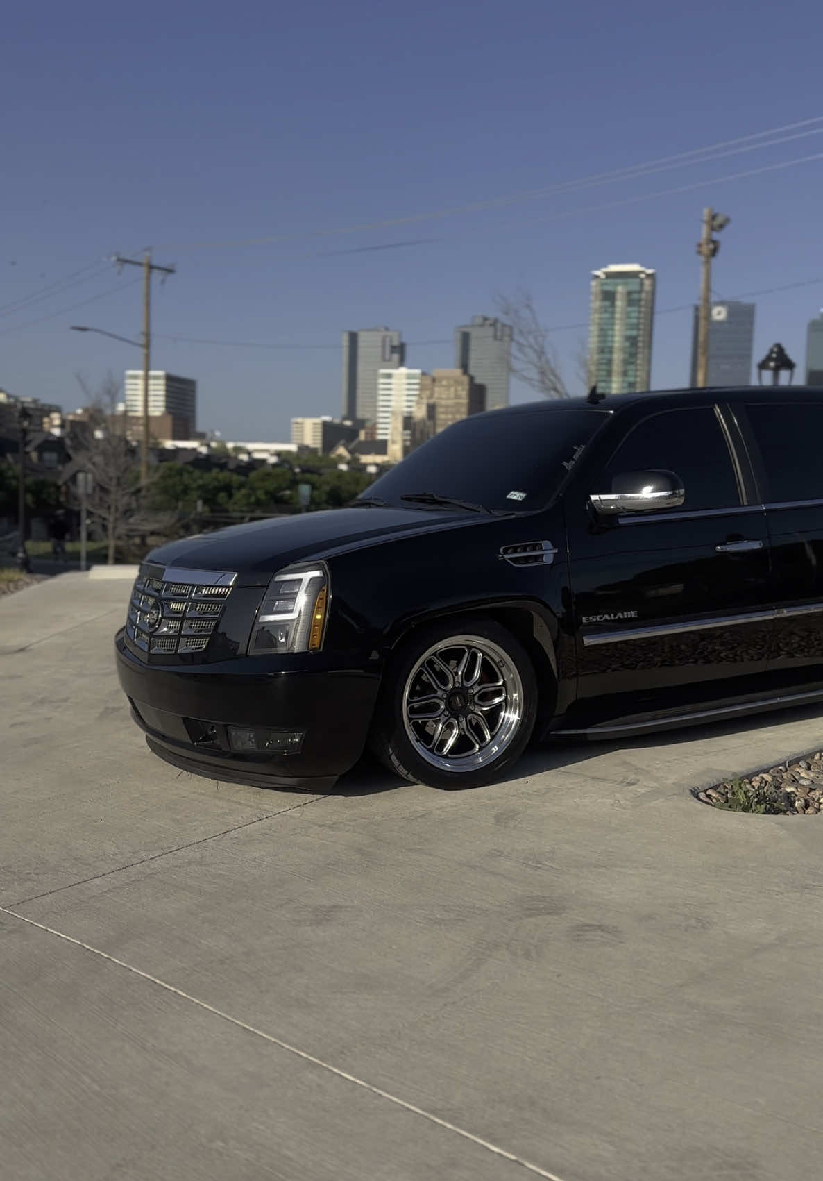 🛩️ - - - - - - - - - - - - - - - - - - - - - - - - - - #escalade #cammed #cammedtrucks #tahoemaffia #droppedtrucks #trucks #suvmob #suv #bigbodytakeover #droppedhoestx #toastermafia #toaster #fyp #explorepage #explore #tahoemob_officials #dallasdroppedtrucks #dwmedia #cadillac #cammedescalade #welds #weldwheels #droppedtahoe #droppedtahoes #racing #blackedout #blackedoutescalade 