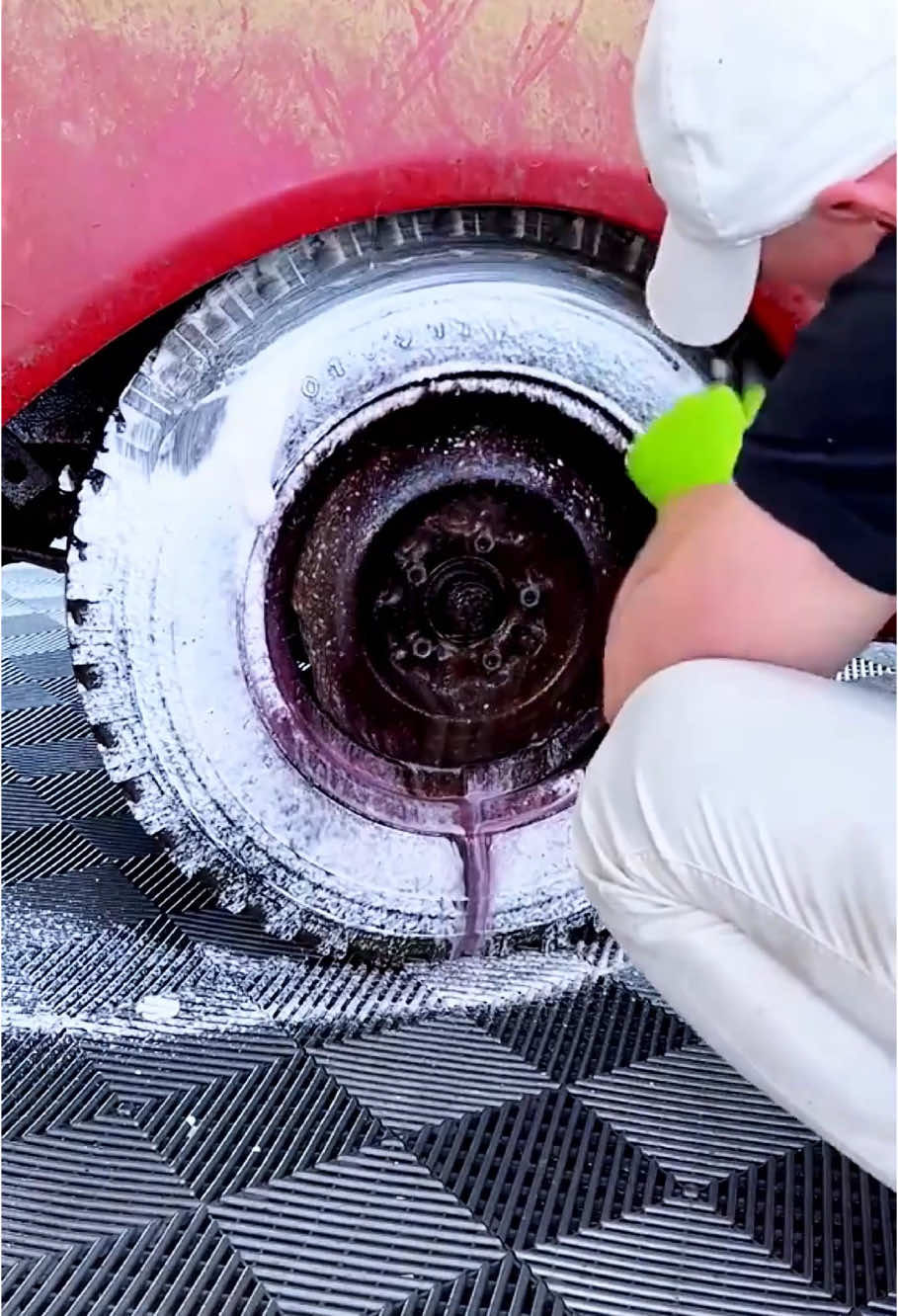 #wash #washing #carwash #carwashing #carsoftiktok #asmr #cardetailing #detailing #cleaning 