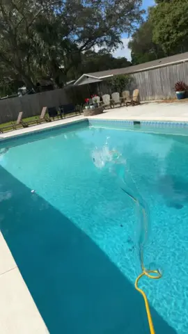 Well over 30 foot of crack will do that 🤷🏼‍♂️ #pool #poolleak #fyp #foryoupage #poolcleaning #leakdetection #poolleakdetection #h20leakdetection #satisfying #satisfyingvideo 