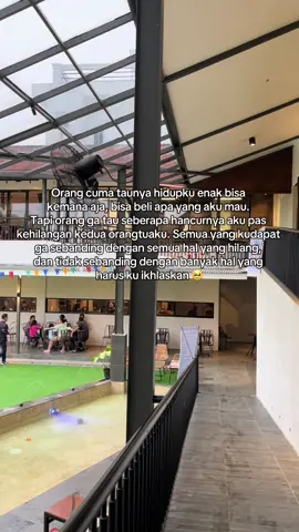 Yang belum pernah ngerasain ditinggal orangtua jangan banyak komen🙏🏻😌