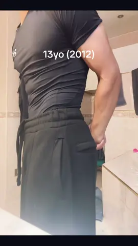 Ritual before the shower 😤#foryou #fyp #2012 #13yo #13 #veins #muscle