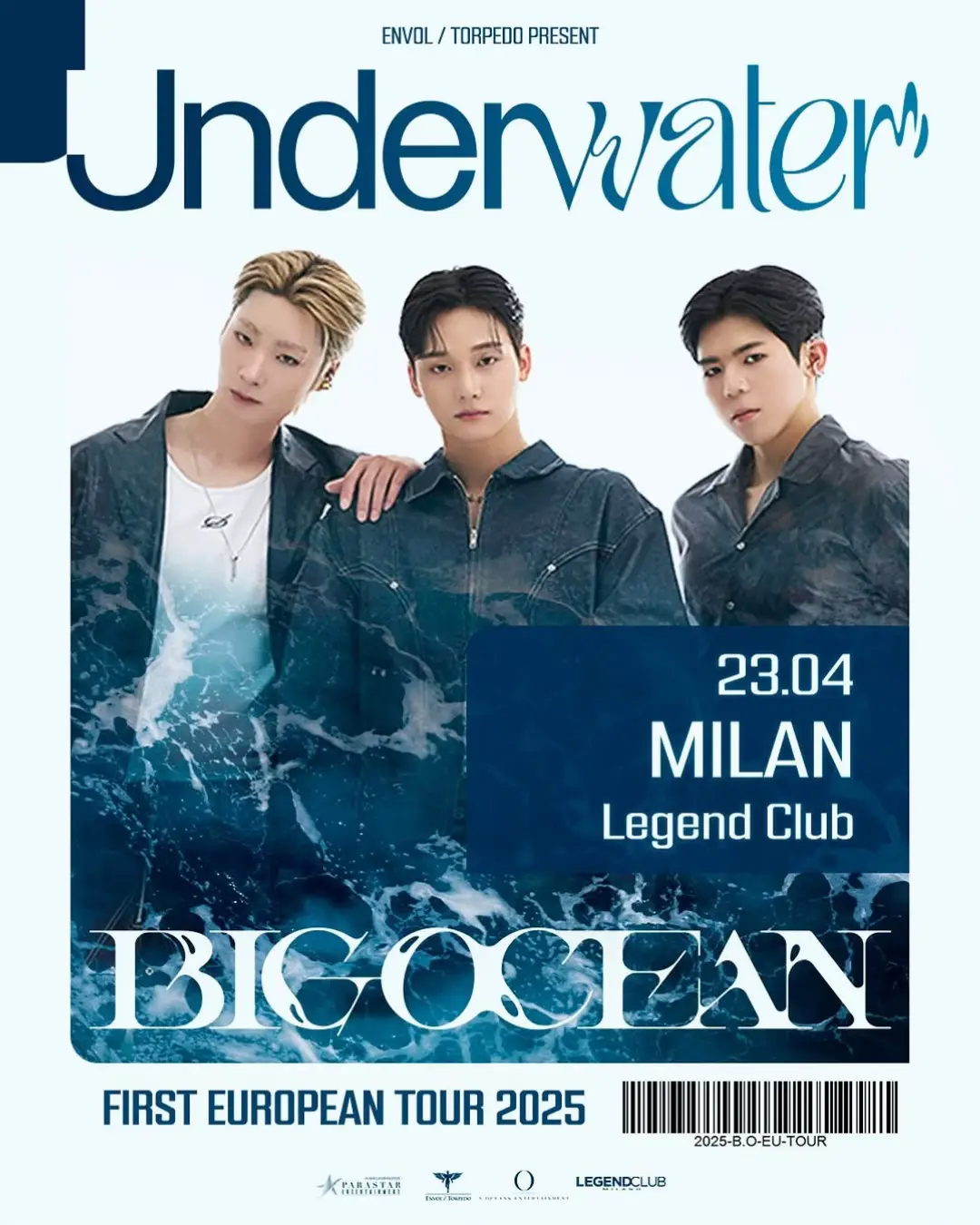 Un anno fa, nell' Aprile del 2024, l'agenzia Parastar si lanciava in una grande sfida: lanciare un gruppo K-POP composto da 3 giovani ragazzi sordi.   Con un seguito di più di 1,6 milioni di utenti su Instagram, Tiktok e Youtube in un solo anno, il tour “UNDERWATER” dei @🌊Big Ocean🌊 arriva in Italia con un unico appuntamento: 𝟮𝟯 𝗔𝗣𝗥𝗜𝗟𝗘 - 𝗟𝗘𝗚𝗘𝗡𝗗 𝗖𝗟𝗨𝗕 (𝗠𝗜𝗟𝗔𝗡𝗢) 🎟️ 𝗕𝗜𝗚𝗟𝗜𝗘𝗧𝗧𝗜 Il concerto si terrà al @Legend Club Milano , una sala da concerto accogliente, vicino a un grande parco, luogo di rock e pop. Il prossimo grande congresso per i sordi si terrà in Italia nel Luglio 2025 e la comunità sorda è molto attiva.  ◉ Costo dei posti:  GA (General Admission ) 39€  ◉ Pacchetti se i fan desiderano:  VIP (+30 €) VVIP (+50 €) VVIP PLUS (+70 €)  Prenotazioni https://www.envolprod.com/big-ocean 🎁 𝗡𝗢𝗡 𝗣𝗘𝗥𝗗𝗘𝗥𝗘 𝗜𝗟 𝗡𝗢𝗦𝗧𝗥𝗢 𝗚𝗜𝗩𝗘𝗔𝗪𝗔𝗬! Sei fan dei BIG OCEAN e andrai al concerto del 23 aprile al Legend Club? Allora questo giveaway fa per te! In palio una MISTERY BAG dal contenuto esclusivo solo per voi 😏 Come partecipare? 1. segui la pagina di @kst.kpopshowtime , @5oceansstudio ed @envolprod  2. commenta il post taggando un amico e lasciando il titolo di una canzone dei Big Ocean che consiglieresti. Il fortunato vincitore otterà la mistery bag direttamente la sera del concerto. #bigocean #kpop #indiepop #kindie #kmusic #koreanmusic #koreanband #kpop #kpopitaly #kpopita #kpopitalia #kpopconcert