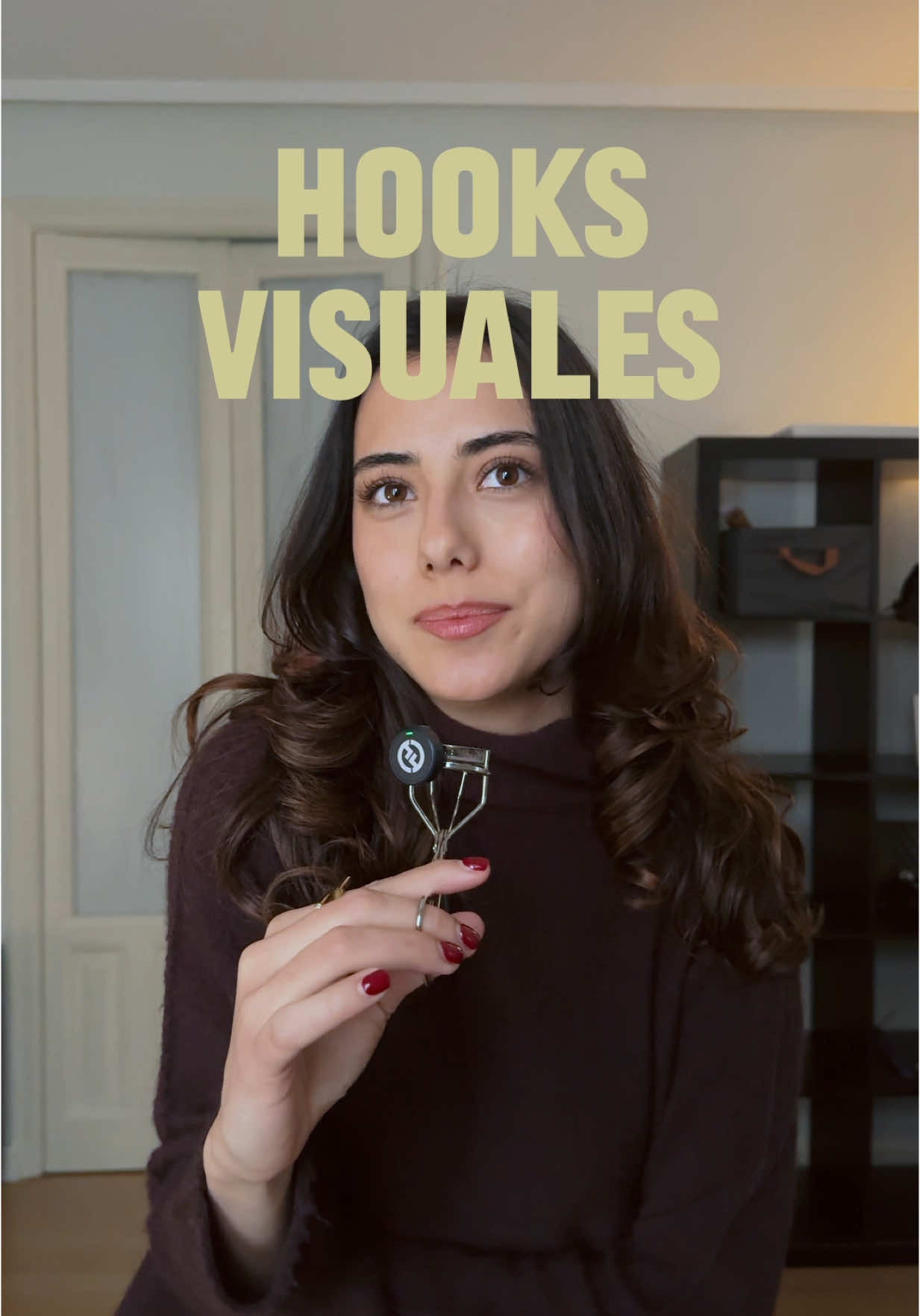 Los primeros 3 segundos de tu video son los más importantes para poder enganchar a tu audiencia.  Ya sabes que te hice una serie con tips para ser viral en 2025. Así que like y follow para más tips ✨🤍  #hookvisual #ganchovisual #comocrearcontenido #contenido #creadoresdecontenido #comoserviral #influencer #tipsandtricks #franniro 
