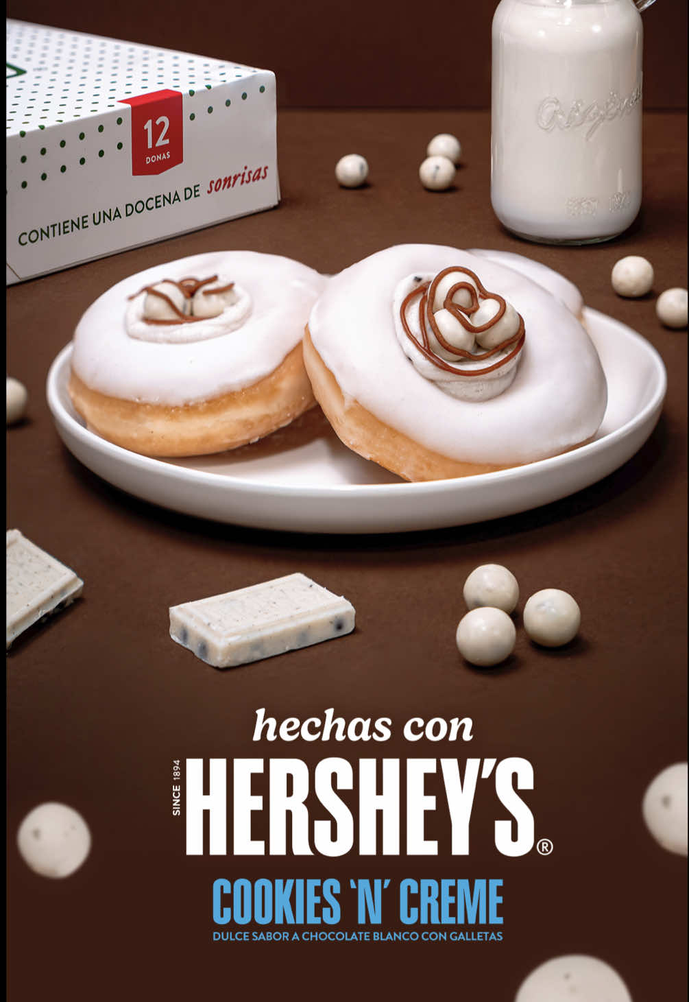 😍 ¿Amas el Chocolate y el Cookies ‘N’ Creme? 🤤 Ahora imagínalos sobre una suave Dona con delicioso betún, ¡así de exquisita está nuestra NUEVA Dona! 🍩🍫 ¡Pruébala hoy! 😋 Pide en tiendas y pedidos a domicilio por Uber Eats, Krispy Kreme Delivery App o WhatsApp al 800 00 800 88 🛵 #KrispyKreme #Doughnuts #Chocomanía #ChocomaníaKrispyKreme #Chocolate #Hersheys #CookiesnCreme #BitesHersheys #Postre 