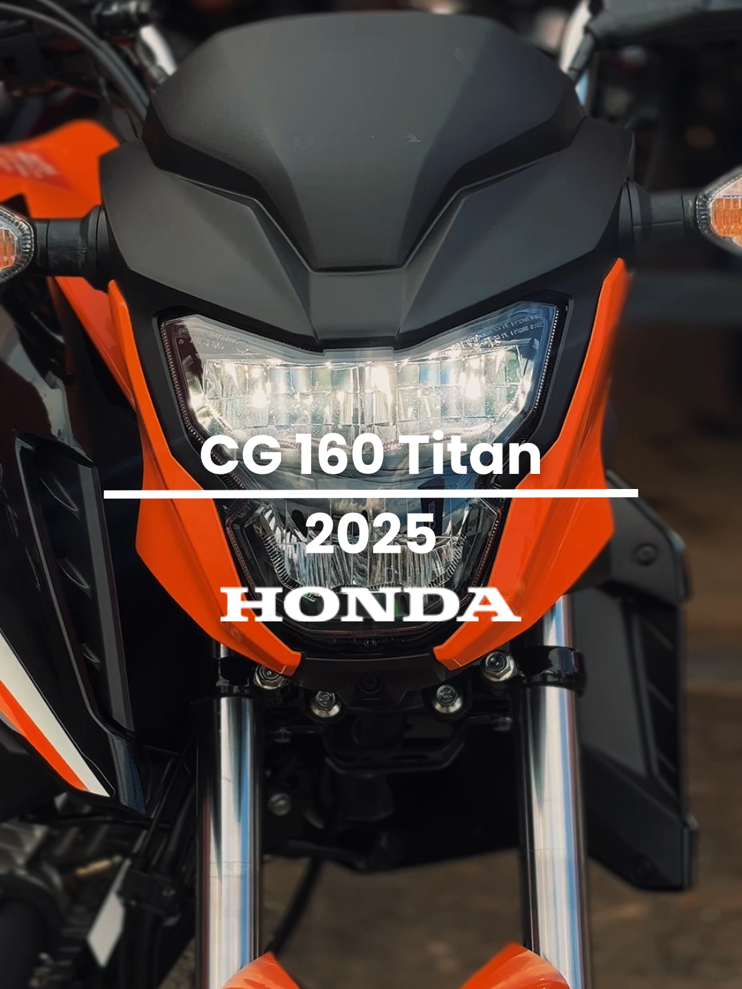 🏍️✨ Honda CG 160 Titan 2025/2025! ✨🏍️ A queridinha dos brasileiros chegou com tudo! Se você busca economia, resistência e um visual moderno, a Titan 160 na cor laranja é a escolha certa. Pronta pra te acompanhar em qualquer jornada, com segurança e estilo! ⬇️ SAIBA MAIS Exclusividades: Titan 160 0km pronta entrega Garantia de fábrica de 3 anos Farol e lanternas em LED Freios a disco com ABS ✅ Garantia de fábrica 🪪 Procedência de documentação 📍 Venha nos visitar! 📍 Uberlândia - MG. Av. João Pinheiro, 2643 📞 Telefone: (34) 3232-2220 📱 WhatsApp: (34) 99779-4055 #HondaTitan160 #MotoeCia #ProntaPraRodar #TitanLaranja #MotoNova