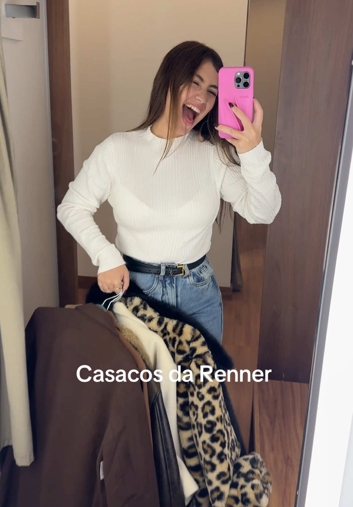 Os casacos mais lindos da @Lojas Renner 😱😱 cupons indo pelo link da minha bio!! #casacosrenner #lojasrenner #descontorenner 