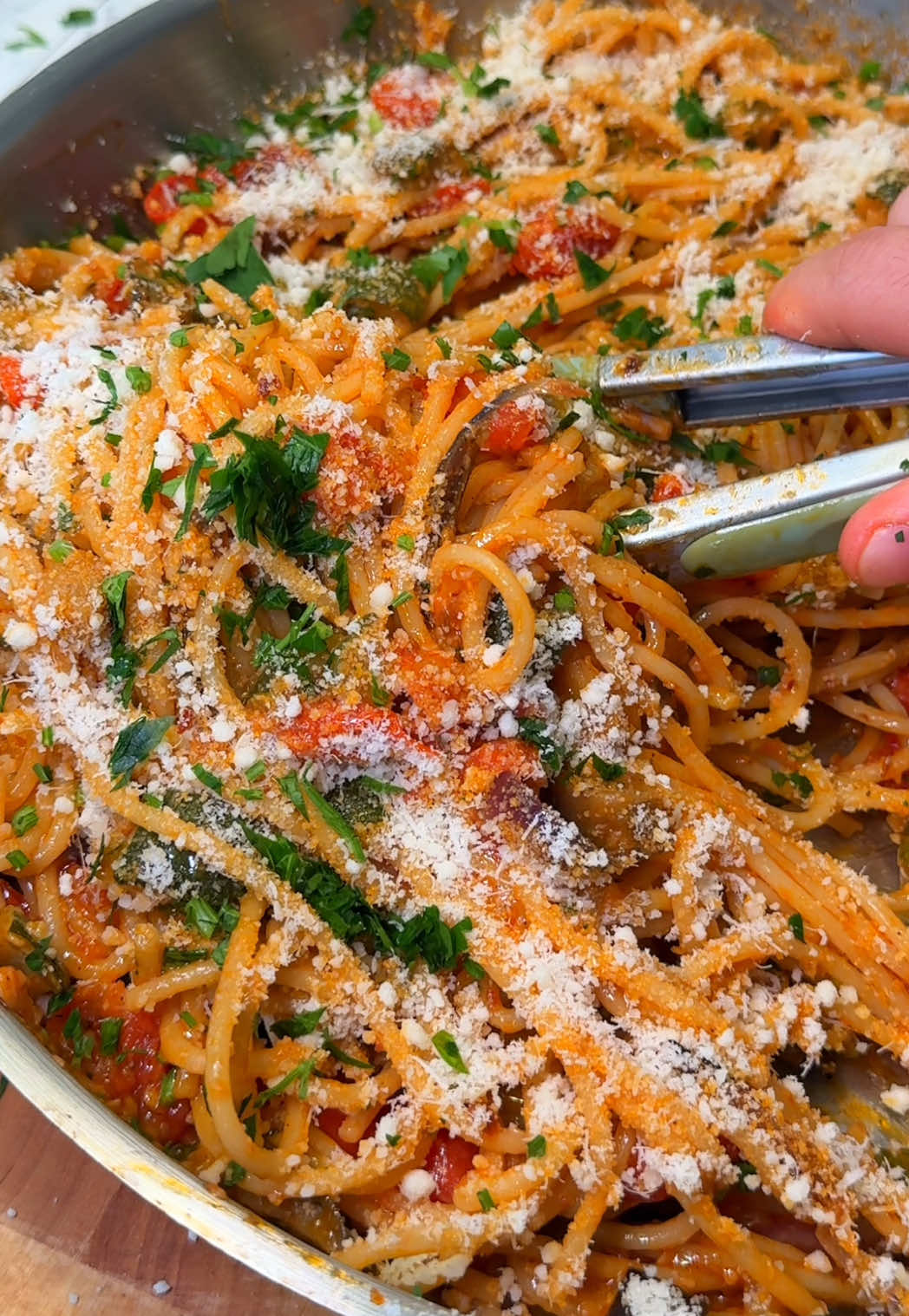 Creamy Roasted Veggie Pasta with @Chosen Foods #ChosenPartner #veganmeal #veggierecipes #pasta #hiddenveggies #vegan #veggie #veganrecipes #pastasauce #pastalover #pastapasta #pastarecipe #roastedveggies #EasyRecipes #healthypasta #plantbasedfood #veganlunch #veganfood #veganrecipe #onion #EasyRecipe #veganfoodporn #quickrecipe #vegetarianrecipes #easyfood #vegancomfortfood #vegetarian #lazyvegan #EasyRecipes #easyveganmeals #vegandinner
