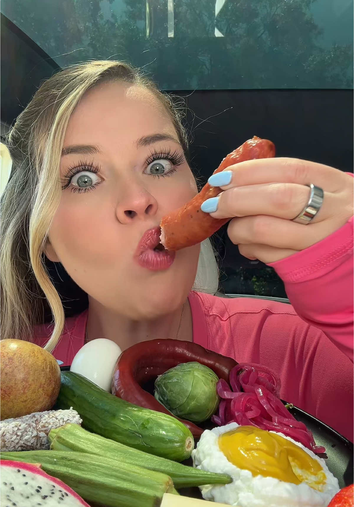 EVERYTHING DIPPED IN MUSTARD #lunch #healthygirllunch  #eatlunchwithme #mustard #applesausage #veggieswithmustard #asmr #crunchy #crunchylunch #healthyrecipes #healthylifestyle #chickensausage  #blueraspberryelectrolytes   #applechickensausage #mukbang #electrolytes #pov #lunchchat #healthygirlsummer #brussies #tiffanyplate #tiffanyplateday8 