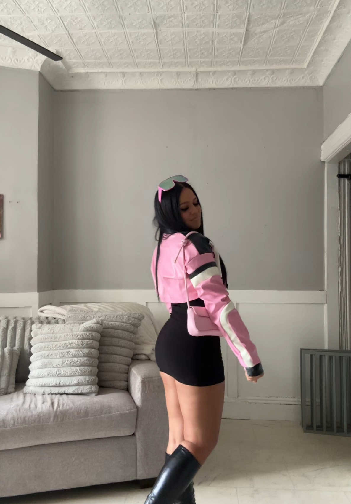 Ousi part 2 🥰 #fyp #foryoupage #nyc #newyorkcity #brooklynnyc #outfit #ousi #omarcourtz #puertorico #pink #parati 