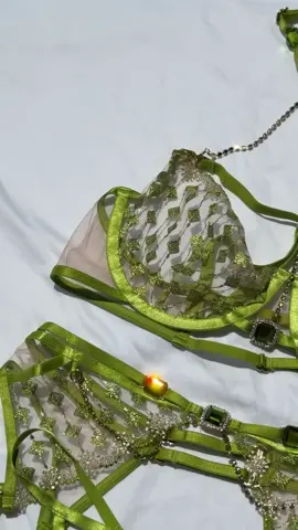 Just needed a little bit of Eliz 🧚 ✨ @poetryandcherryofficial 💚