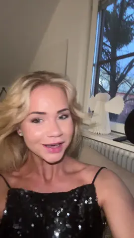 DET ÄR MITT 🍷 om någon undrar, tant behöver det för att orka 30 tjejer 🥵 @alina 