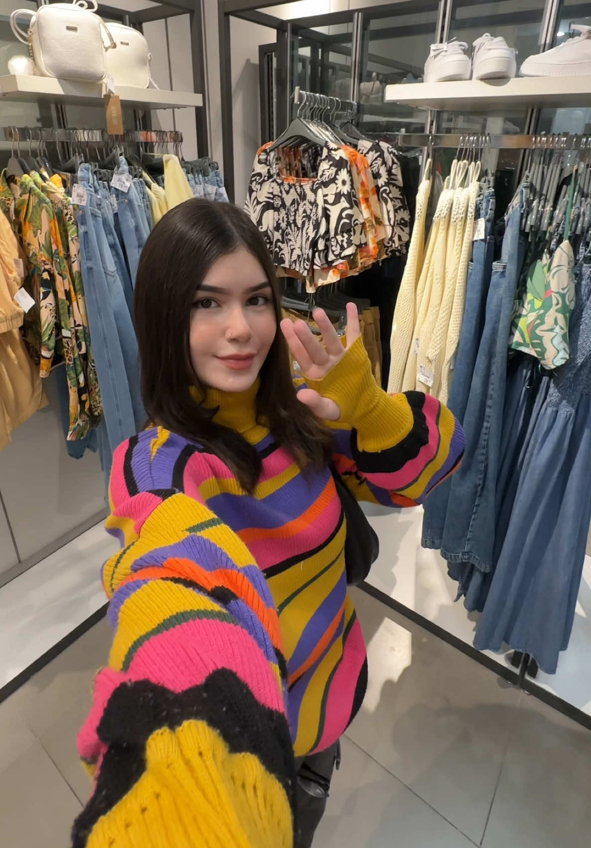 Saga da roupa amarela falhou kkkk