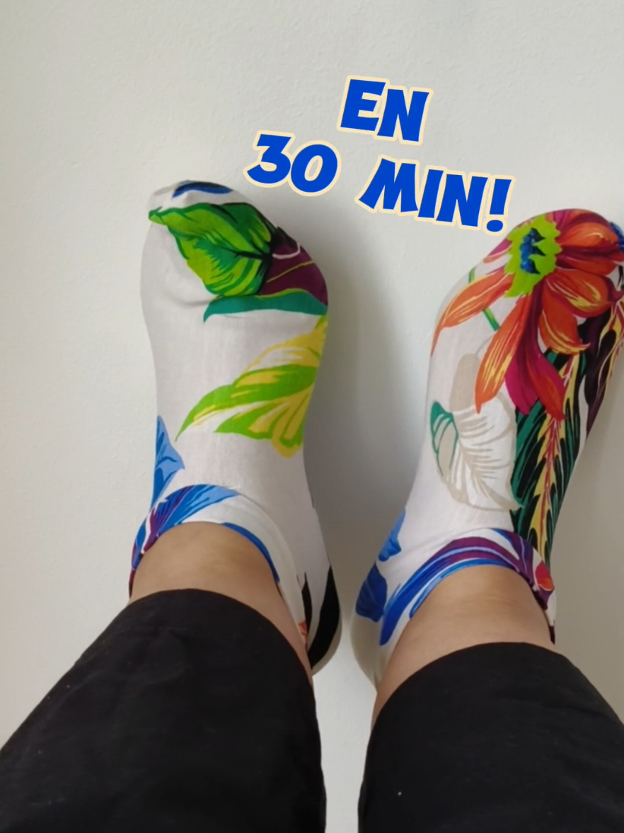 Tu veux coudre un accessoire utile, stylé, et rapide ? Voici les socquettes DIY parfaites pour la saison : 30 minutes, zéro patron, zéro gaspillage, juste des chutes de tissu et un peu de fun ! Ce projet couture est : Ecoresponsable car zéro déchet  Personnalisable Ultra simple et sans patron Canon Et franchement… c’est le pied, non ? C’est exactement le genre de couture qu’on adore : rapide, accessible et qui fait du bien au porte-monnaie et à la planète. Tu valides? Regarde la vidéo, choisis tes chutes préférées et lance-toi ! Et si tu réalises tes socquettes, tague-moi ou partage en story pour que je voie ta version. #DIY #socquettes #tutochaussettes #couturefacile #couturerapide #tutochaussettes 