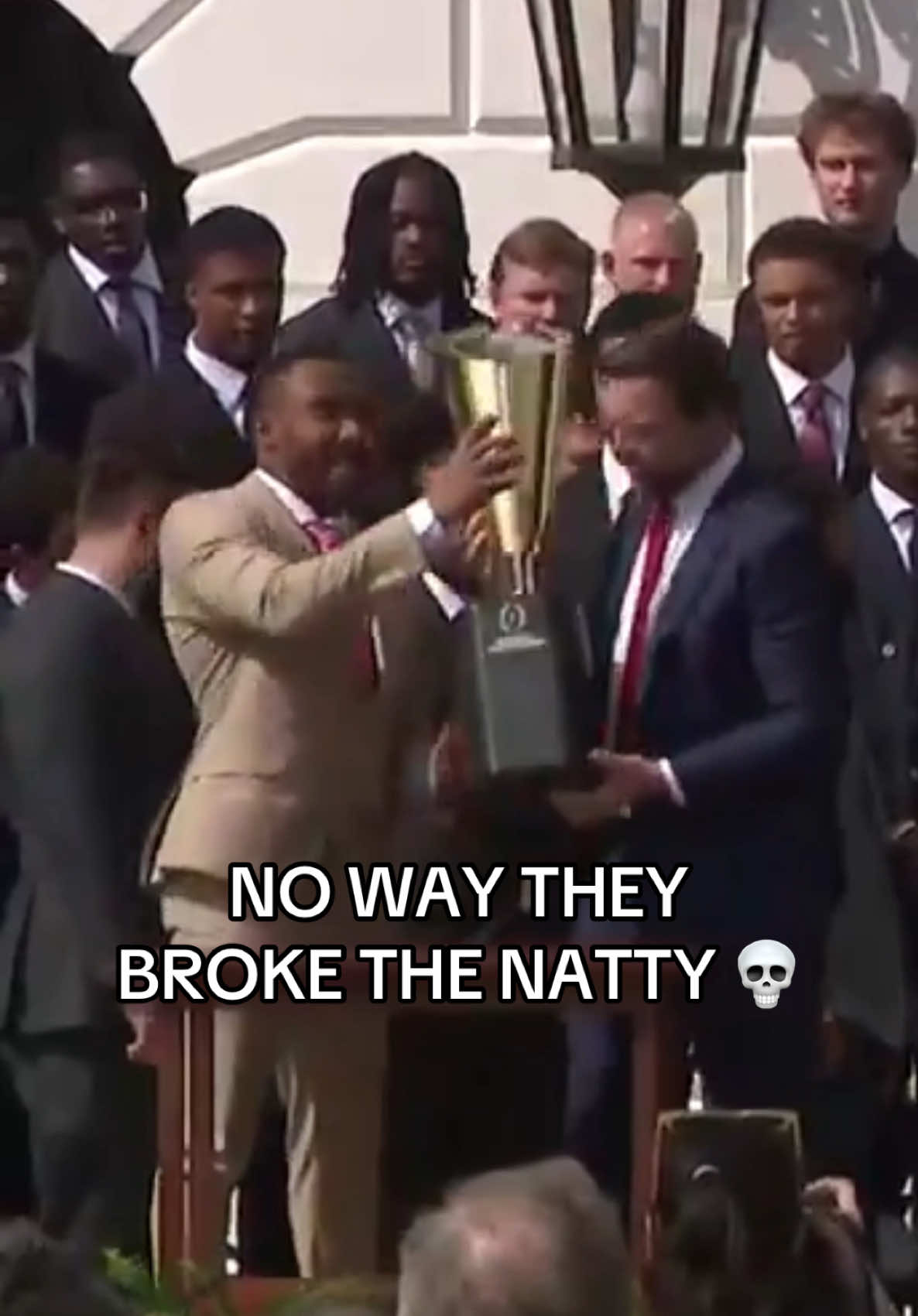 CAN’T MAKE THIS UP 😭 (via abcnews4/X) #whitehouse #ohiostate #trump #nationalchampionship #shoutoutot 