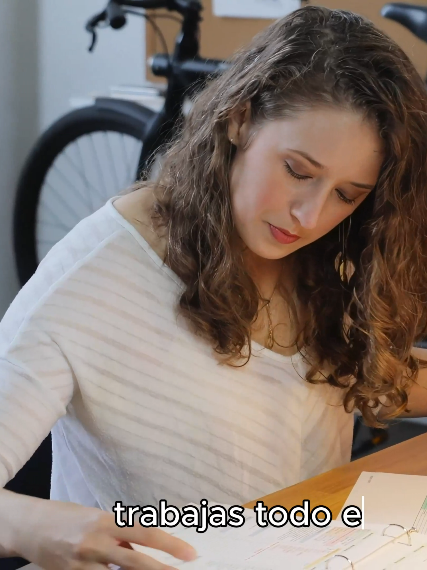 CERTIFÍCATE PRIMERO, ESTUDIA DESPUÉS 💼 🎓✨ ¿Sin tiempo para asistir a clases presenciales? ¡Tenemos la solución perfecta para ti! En Cursos Online te entendemos: trabajas, tienes mil responsabilidades o simplemente necesitas flexibilidad. Por eso te ofrecemos más de 250 cursos y diplomados 100% virtuales, sin horarios fijos y al ritmo que tú decidas. 📚💻 ✅ Estudia desde donde estés ✅ Aprende a tu ritmo ✅ ¡Certifícate incluso el MISMO DÍA si ya tienes experiencia! 🎉 Y lo mejor: 🎯 1 diploma por solo S/ 50 🎯 ¡Llévate 2 por solo S/ 90! 📩 ¿No sabes qué curso elegir? Escríbenos 933180558 y te ayudamos a encontrar el ideal para ti. 💼 Mejora tu perfil profesional y abre nuevas oportunidades ¡HOY MISMO! #CursosOnline #clasesvirtualesperu #certificados #certificatehoy #cursosgratisperu #Diplomas