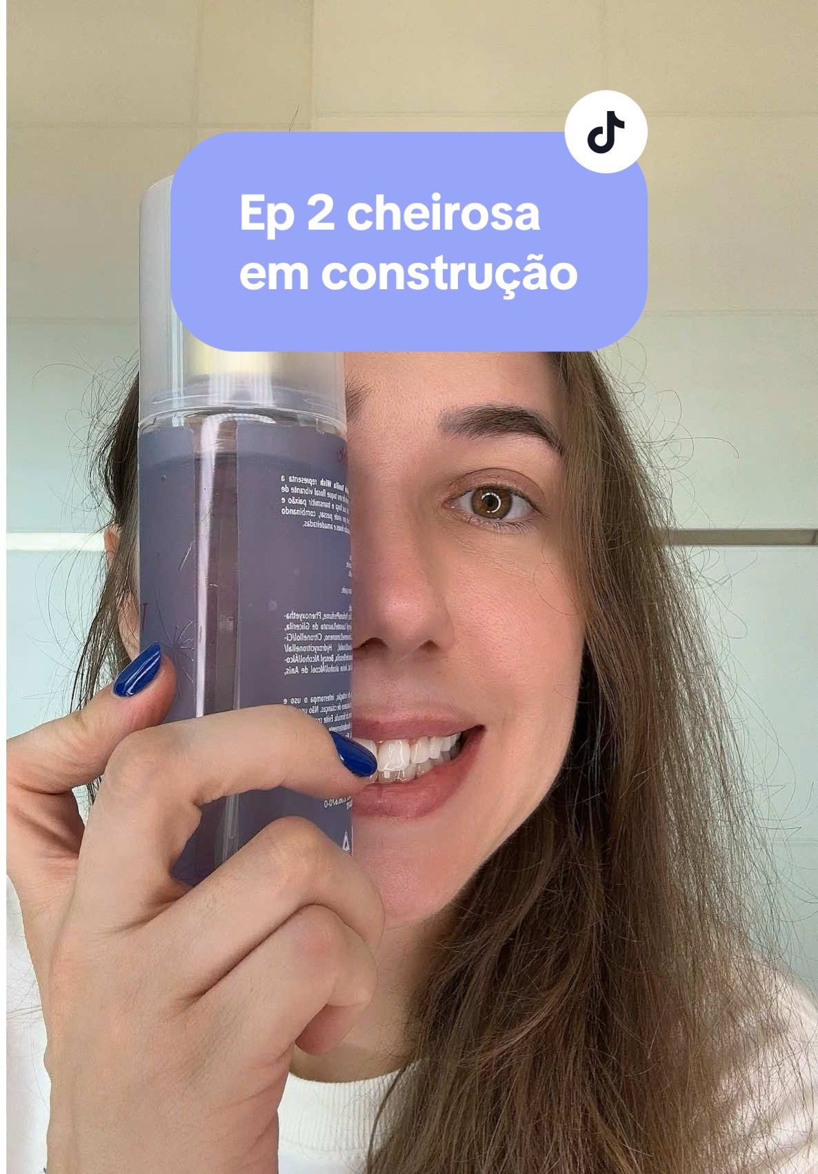 EPISÓDIO 2 CHEIROSA EM CONSTRUÇÃO – NÍVEL 0: A SOBREVIVENTE DO CHEIRO Se você ainda passa “qualquer coisa” só pra disfarçar o cheiro… respira. Tá tudo bem. Você só tá no começo. O Nível 0 é onde muita gente começa — usando o que tem, sem saber o que realmente funciona no corpo. O problema não é você. É que ninguém nunca te ensinou a ser cheirosa de verdade. Mas isso muda agora. Esse episódio é o primeiro passo pra virar o jogo. E o melhor: sem gastar horrores. Me segue pra não perder o próximo: Cheirosa Iniciante vem aí. #cheirosaemconstrução #clubedascheirosas #BodySplash #perfumetiktok #Cheirosa #sabonete #desodorante 