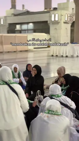 yaallah, jika aku mengikut hatiku, aku tau siapa orangnya. jika aku mengikuti akalku, aku telah mengetahuinya. tetapi aku ingin mengikuti takdirmu saja. 🙏🏻