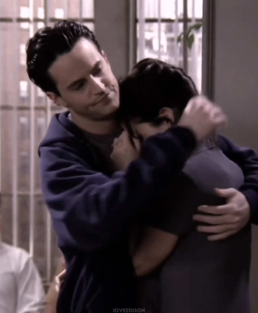 #MONDLER how was them getting together surprising #mondleredit #friends #friendsedit #fyp #monicaandchandler #chandlerandmonica #monicageller #chandlerbing sc friendsmegascenes