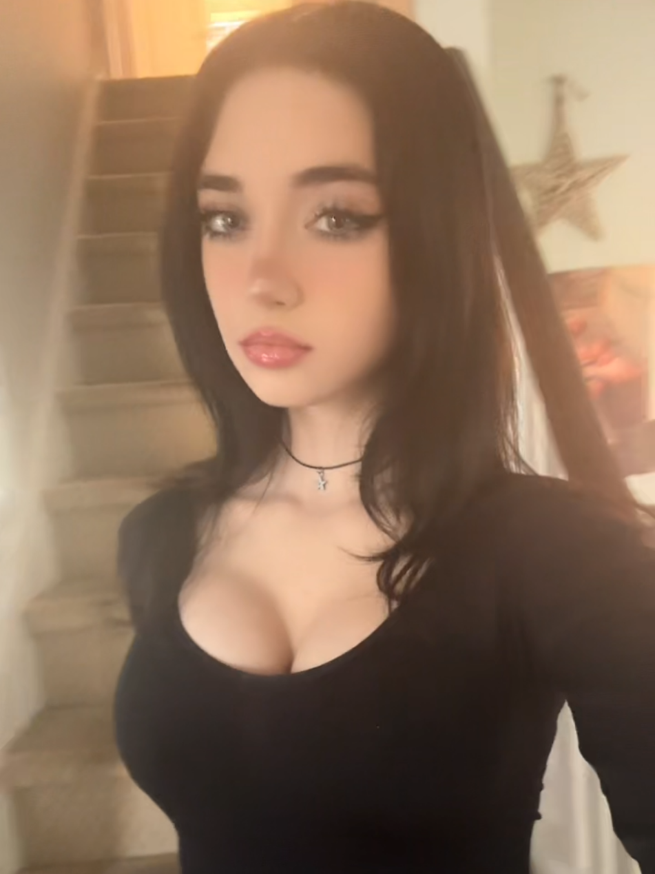 #goth #beauty #baddie #mommy #fyp 