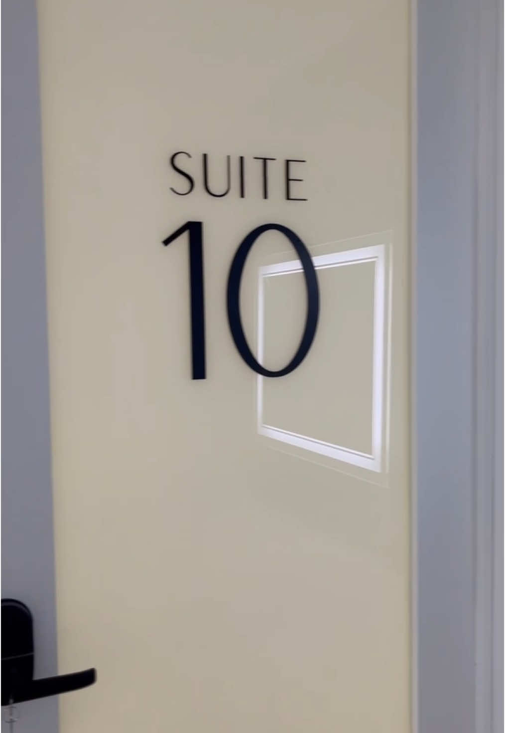 Frosted glass doors on every suite! 🤩 🗣️CALLING ALL BEAUTICIANS ✨Chic Beauty Suites presents Private Salon Suites 📍17325 NW 27TH AVE, Miami Gardens, FL 33056 ❗️For serious inquiries, text us to schedule a private tour **while suites last** 🤝 OPPORTUNITIES WITH OUR SUITES  • Cross promotions with Nail and Lash Techs, Hairstylists and Braiders, and PMU artists  • ALL beauticians are welcomed!  • Open storefront location  • Accessible to have Walk-in Clients  • 24/7 Access ; Keyless front door entry  • Ample parking  • All inclusive utilities and amenities  • Security cameras  • Weekly communal cleaning  • Keyless entry  • Flexible lease contracts  • Natural lighting with large windows  • Move-in incentives *available for a limited time*  • PLUS MUCH MORE!!! BOSS UP YOUR BUSINESS & GRAB YOUR OWN SUITE TODAY ! 💪💋 #miramarbraider #miramarhairstylist #miramarhair #browardbraids #miamihairstylist #miamiknotlessbraids #miamibraids #miamibraider #miamibraiders #miamibrows #pmu #ombrebrows #miamigardenshairstylist #browardnails #browardnailtech #lashtechmiami #lashesmiamigardens #miamigardenslashtech #browardfacials #miamifacials #miamimakeupartist #miamiboutique #estheticians #bodysculpting #beauticians #privatesalonsuite #privatesuite #miamigardens #suiteforrent #miamidade