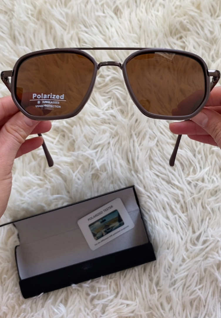 These Polarized Sunglasses come in a hard case & 4 different colors #sunglasses #polarized #polarizedsunglass #polarizedsunglasses #sunglass 