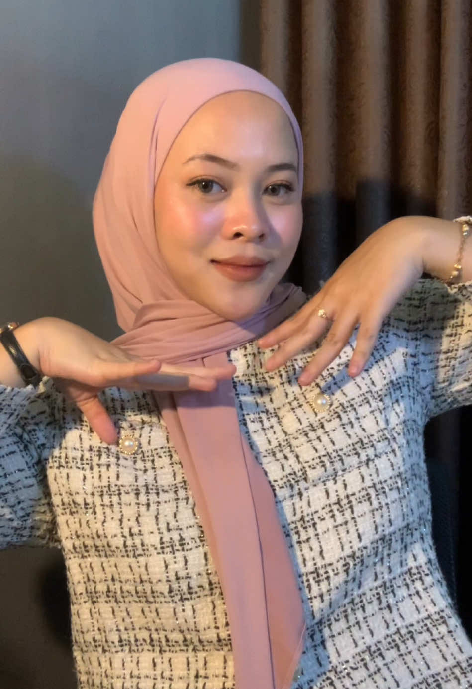 Simpel satset ga perlu ribet pake pentul😍⬇️ #dhindahijab #segiempatinstan #segitigainstan #wajibpunya #fyp #fypdong 